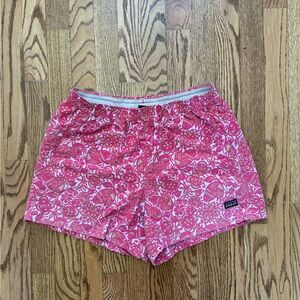 Patagonia Women's Baggies 5 Inch inseam pink Floral Athletic Shorts